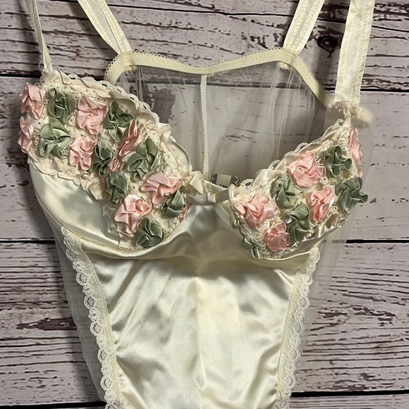 Ladies Malini lingerie - Picture 2 of 7